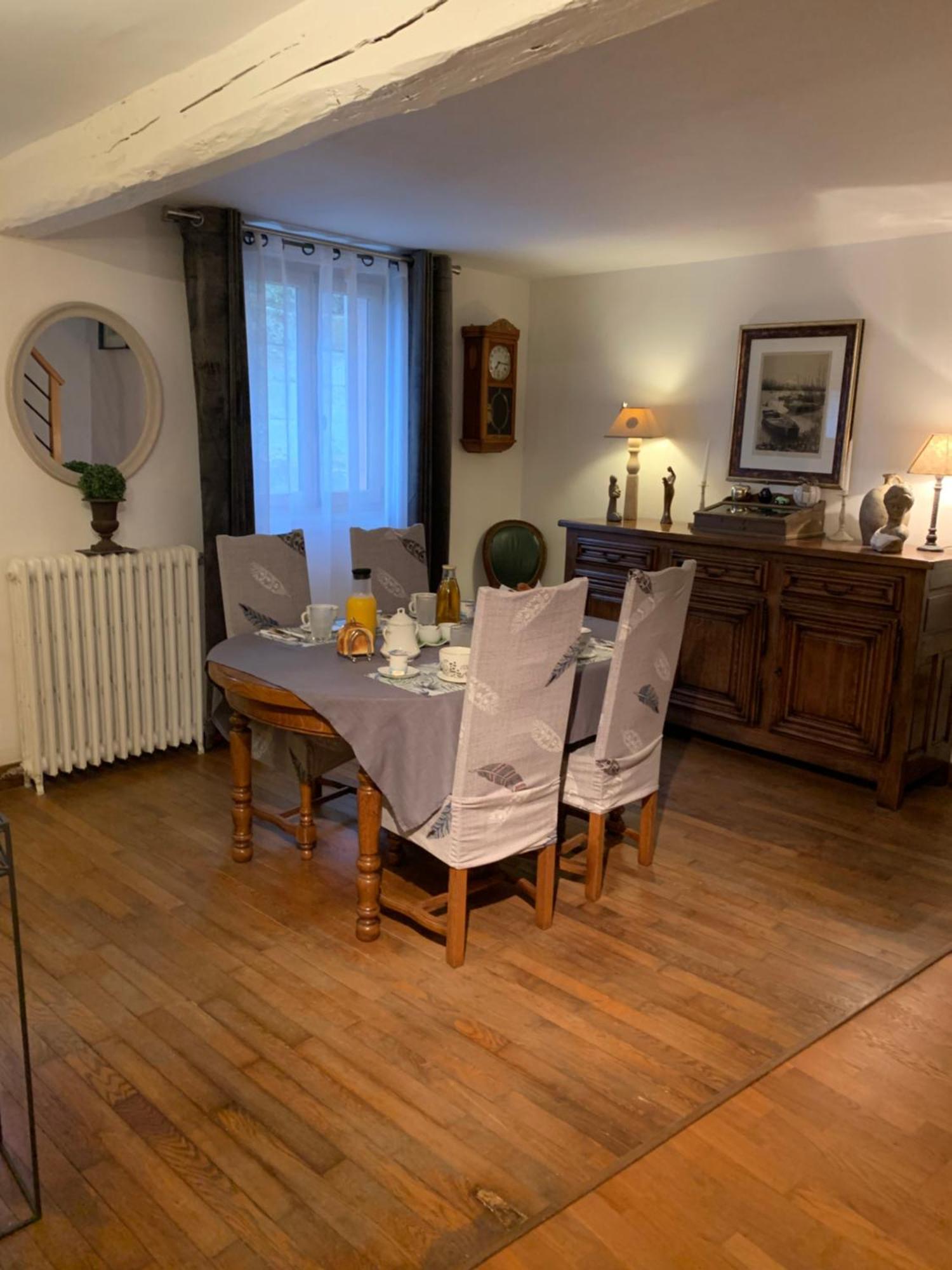 Les Mesanges Bed and Breakfast Bourré Exteriör bild